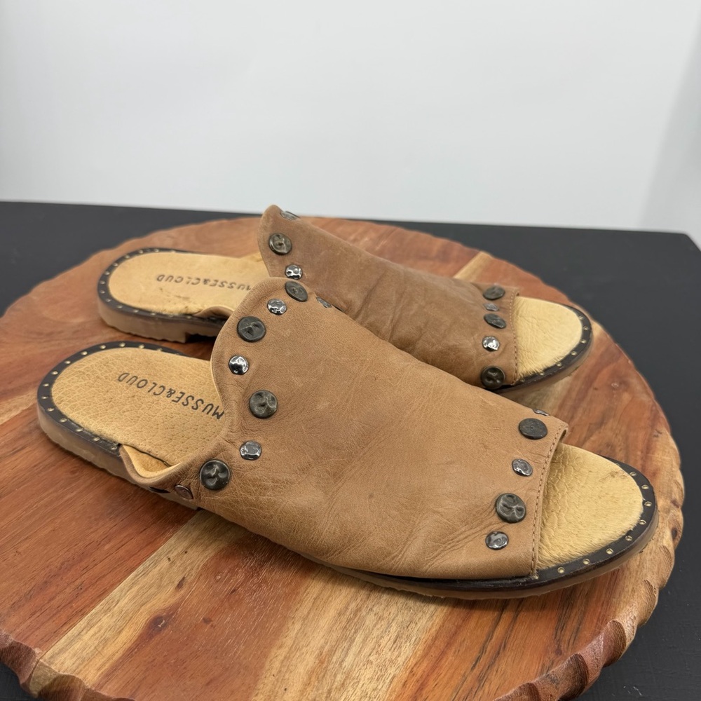 Musse & Cloud tan leather slip-on sandals open toe metal stud embellishments 8